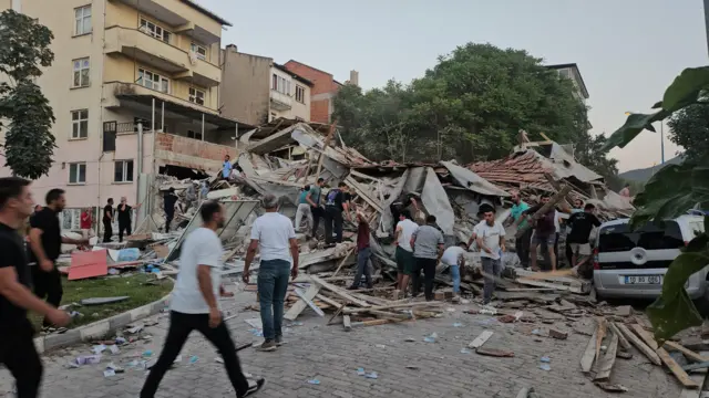 العلماء يؤكدون وجود زلازل داخل وشاح الأرض