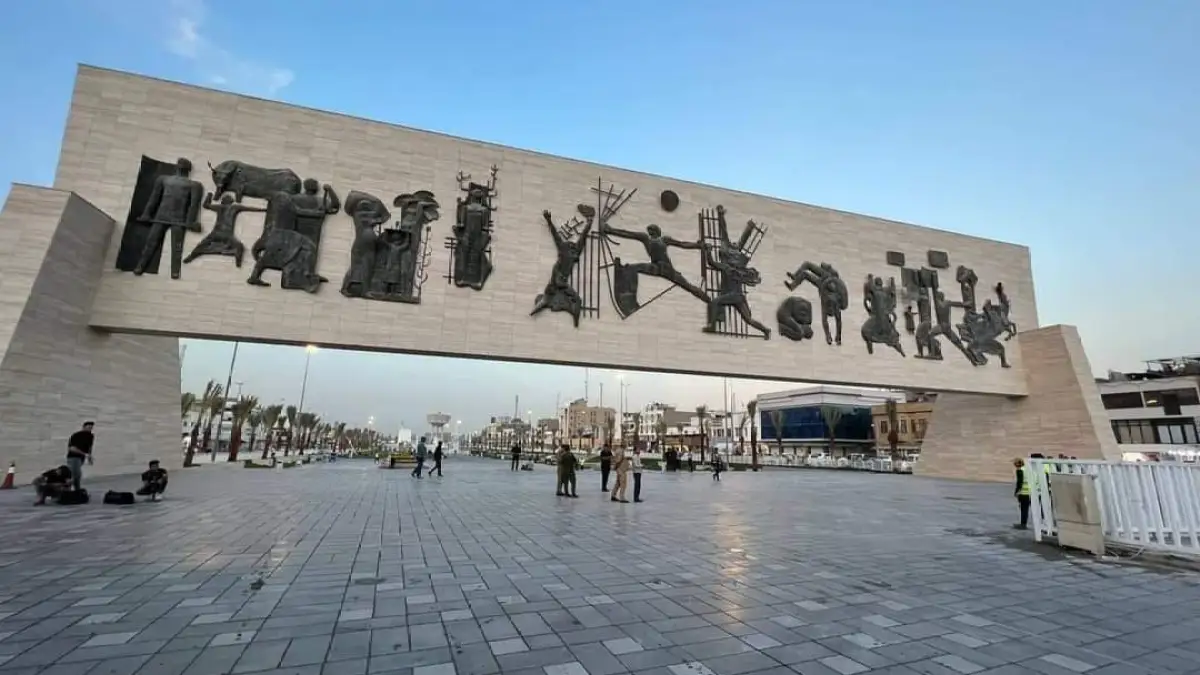 انسحاب المتظاهرين من ساحة التحرير وعودة حركة السيارات بشكل طبيعي