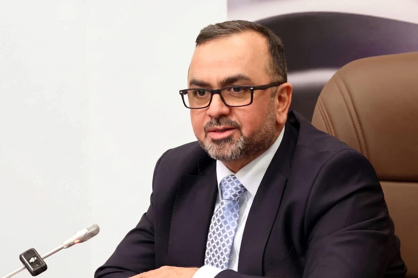 الصحة تنفي إلزام الأطباء العاملين في العيادات الخاصة بتقديم استقالاتهم