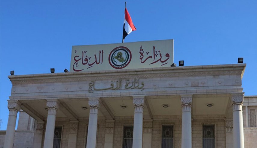 الدفاع تنعى ضابطاً برتبة عميد توفي إثر سكتة قلبية