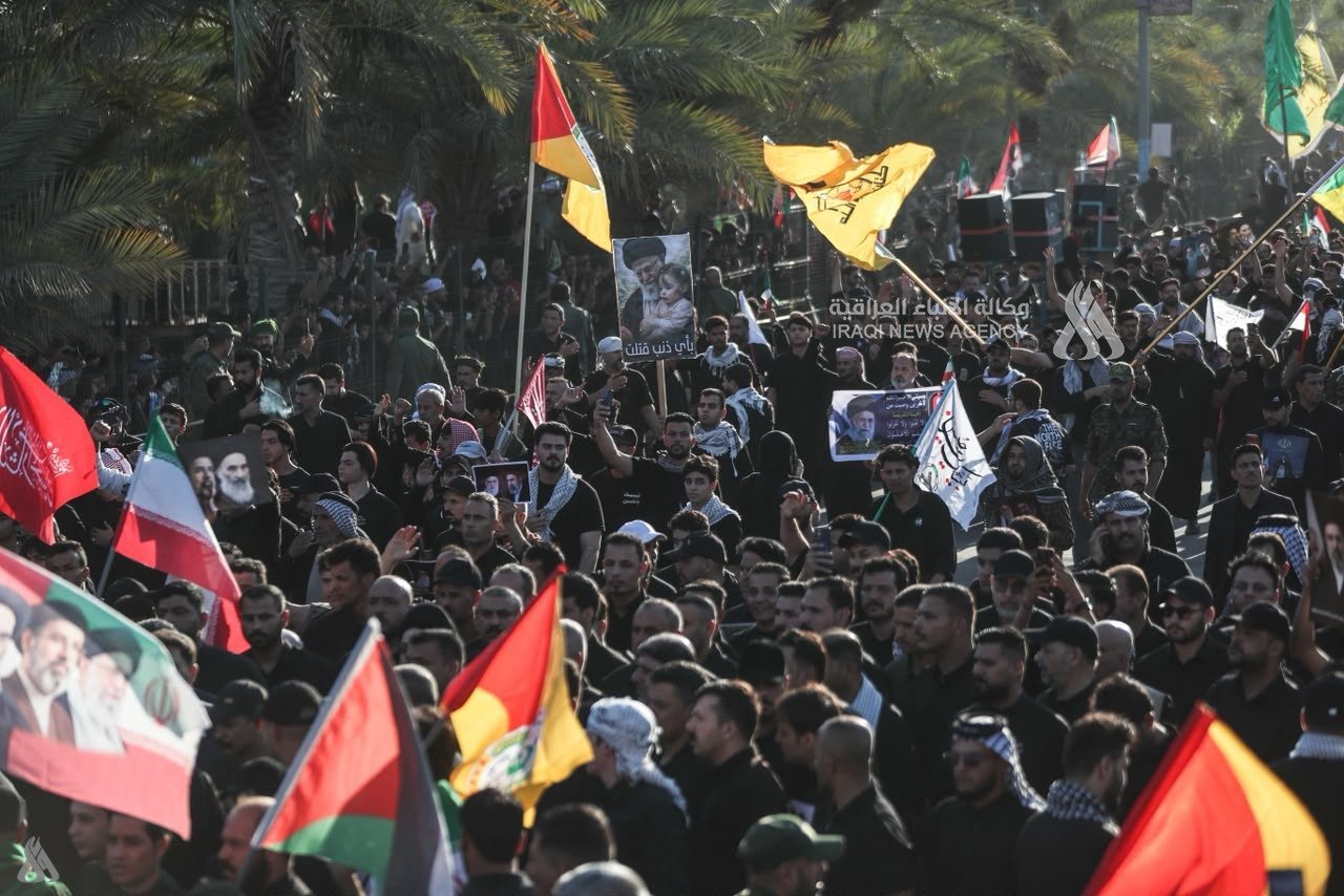 الحشد الشعبي: أكثر من مليوني مشارك في مراسم تشييع السيد الخامنئي في النجف الأشرف