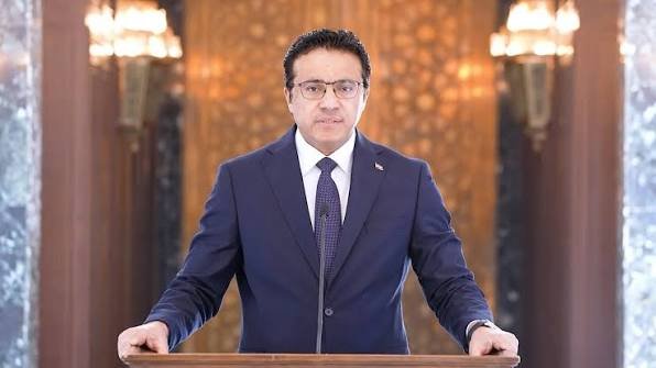 الحكومة العراقية تصارح الموظفين بشأن رواتبهم وتنفي علمها بشأن قصف مقار الحشد