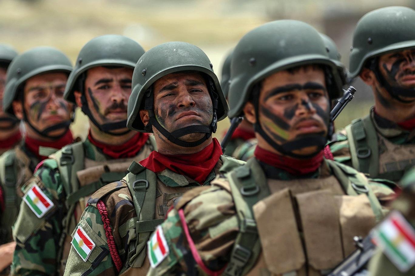 صحيفة “إسرائيلية” تكشف أسباب قرار واشنطن إيقاف الدعم المالي للبيشمركة