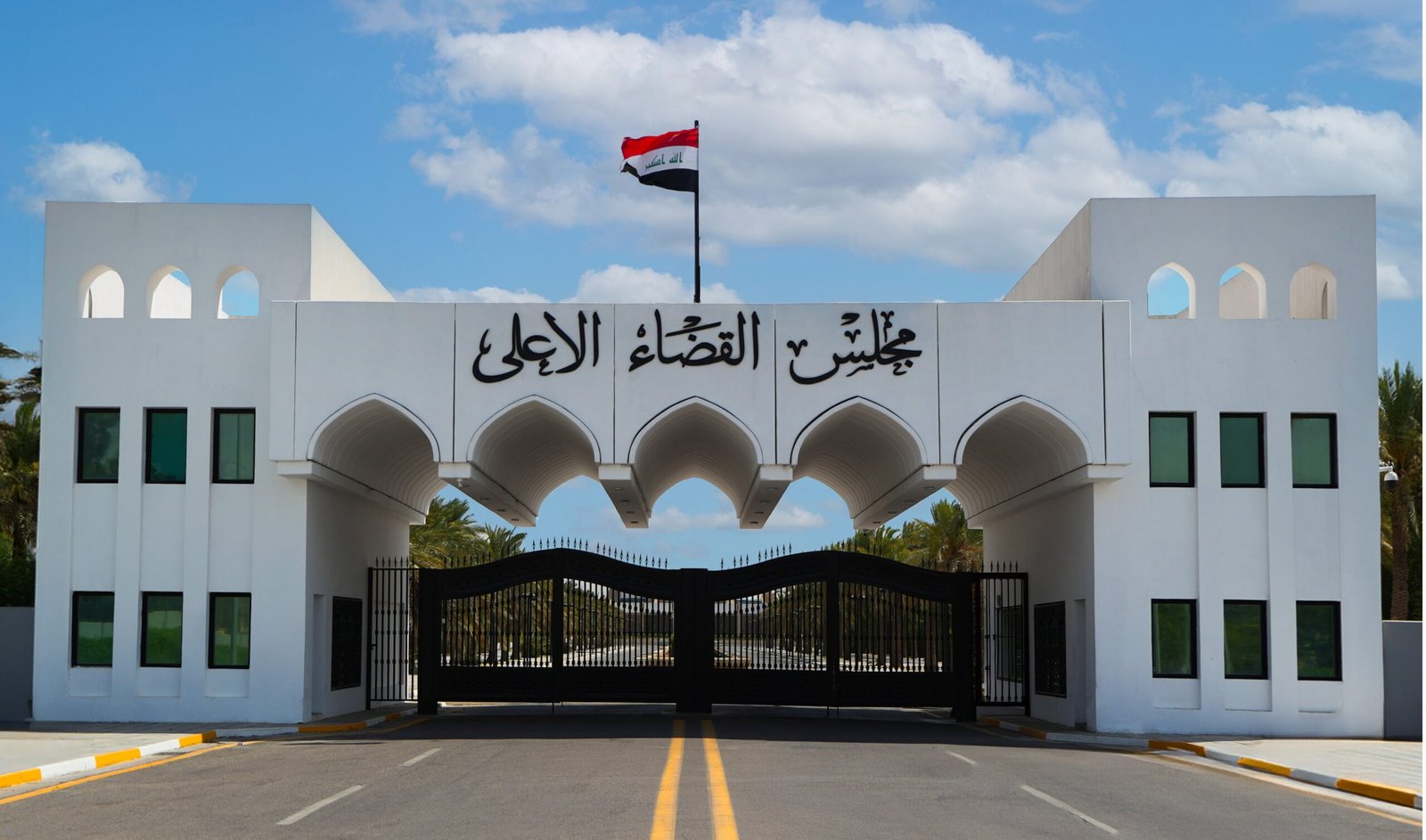 جنايات ديالى تصدر حكماً بالحبس الشديد بحق منفذ عدل وموظف بتهمة الرشوة